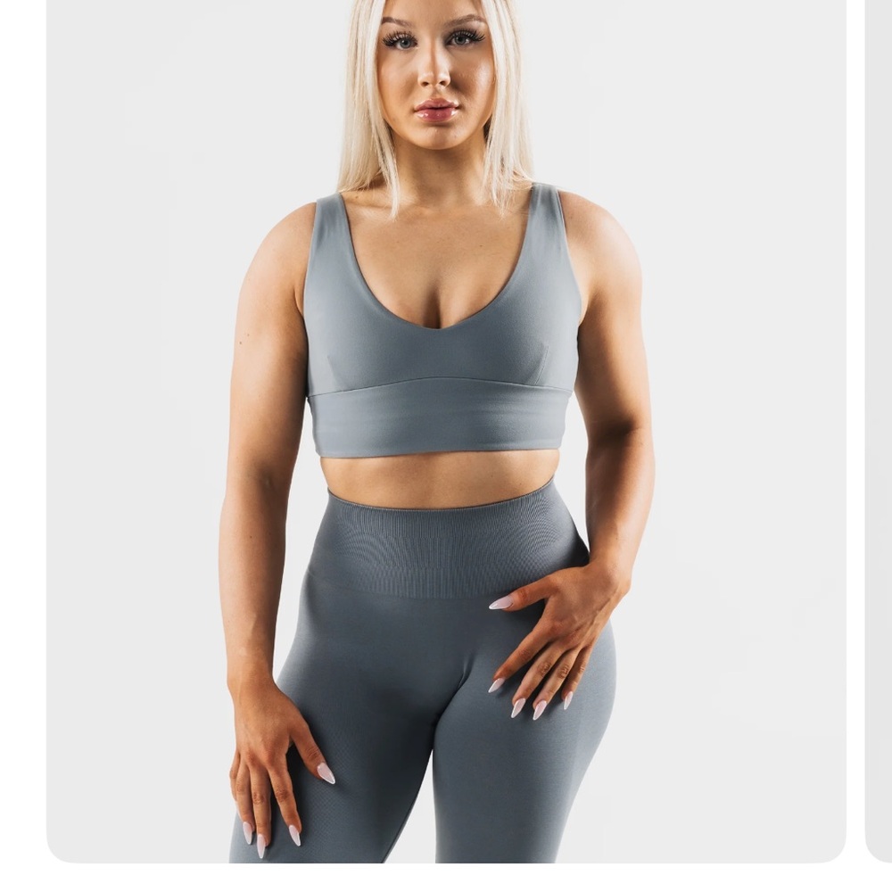 Alphalete Celeste sports bra perfect condition size small